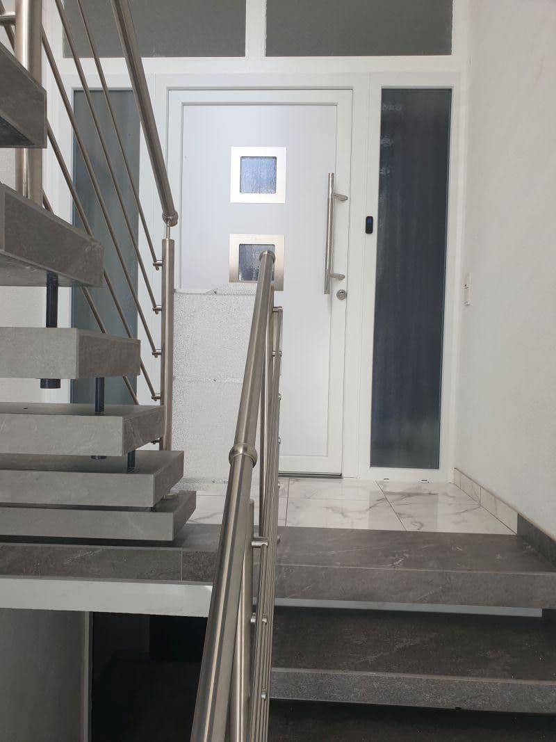 Predaj domu 242 m², pozemok 451 m², Friedrichsdorf, Hesensko Predaj domu 242 m², pozemok 451 m², Friedrichsdorf, Hesensko