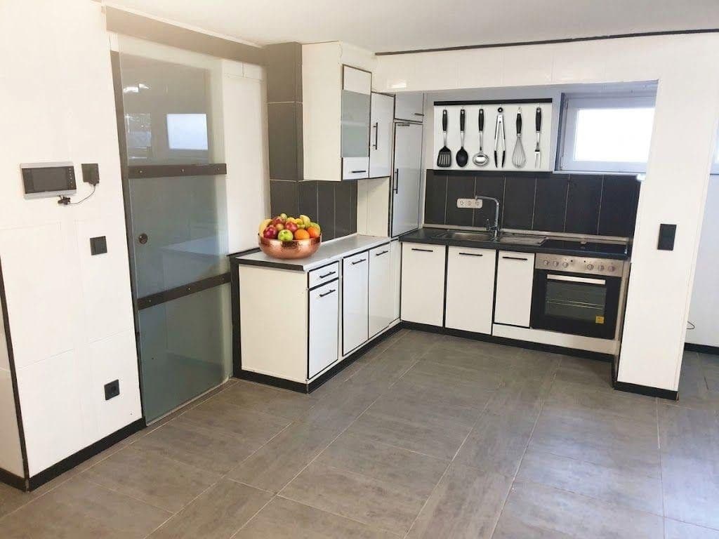 Predaj domu 242 m², pozemok 451 m², Friedrichsdorf, Hesensko Predaj domu 242 m², pozemok 451 m², Friedrichsdorf, Hesensko