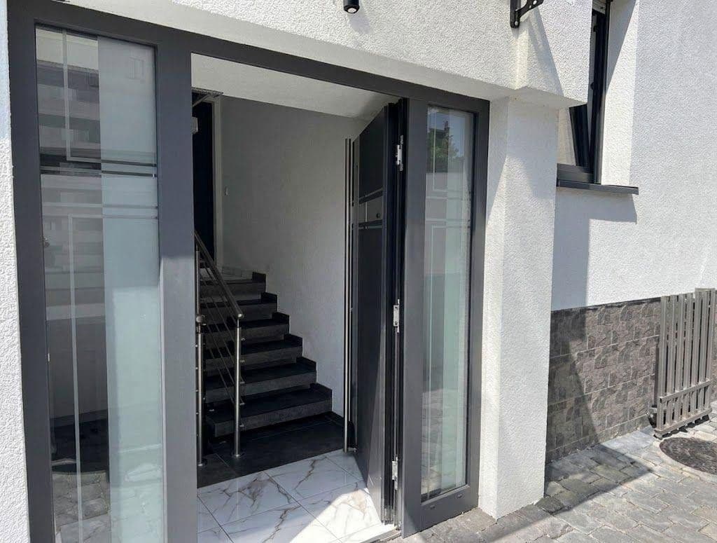 Predaj domu 242 m², pozemok 451 m², Friedrichsdorf, Hesensko Predaj domu 242 m², pozemok 451 m², Friedrichsdorf, Hesensko