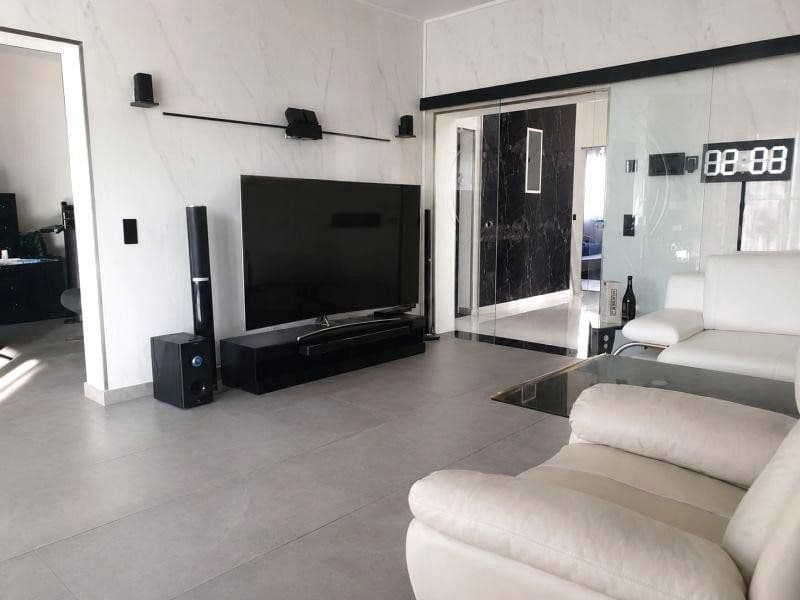 Predaj domu 242 m², pozemok 451 m², Friedrichsdorf, Hesensko Predaj domu 242 m², pozemok 451 m², Friedrichsdorf, Hesensko