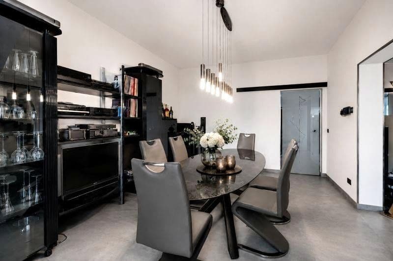 Predaj domu 242 m², pozemok 451 m², Friedrichsdorf, Hesensko Predaj domu 242 m², pozemok 451 m², Friedrichsdorf, Hesensko