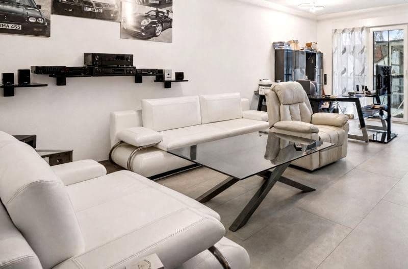Predaj domu 242 m², pozemok 451 m², Friedrichsdorf, Hesensko Predaj domu 242 m², pozemok 451 m², Friedrichsdorf, Hesensko