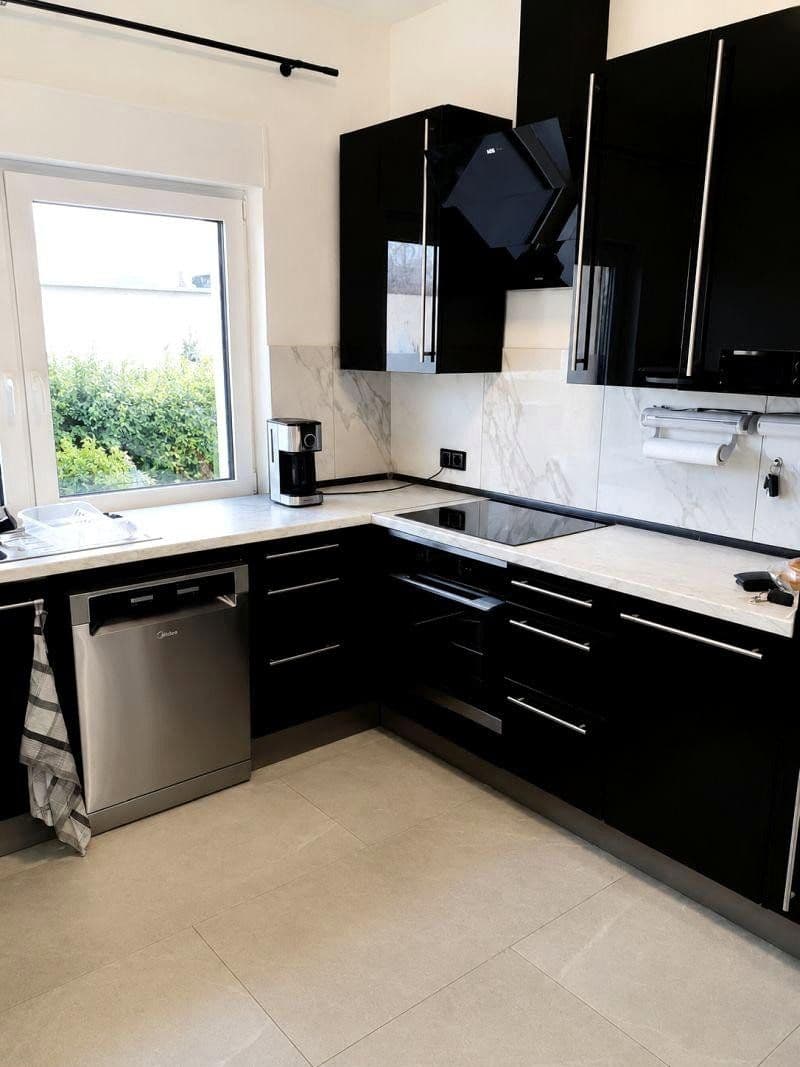Predaj domu 242 m², pozemok 451 m², Friedrichsdorf, Hesensko Predaj domu 242 m², pozemok 451 m², Friedrichsdorf, Hesensko