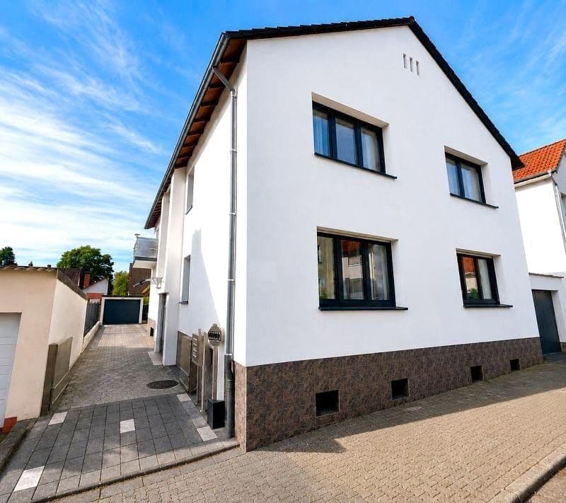 Predaj domu 242 m², pozemok 451 m², Friedrichsdorf, Hesensko Predaj domu 242 m², pozemok 451 m², Friedrichsdorf, Hesensko