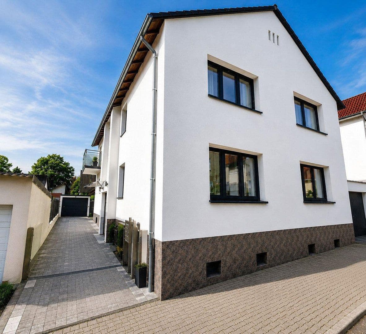 Predaj domu 242 m², pozemok 451 m², Friedrichsdorf, Hesensko Predaj domu 242 m², pozemok 451 m², Friedrichsdorf, Hesensko
