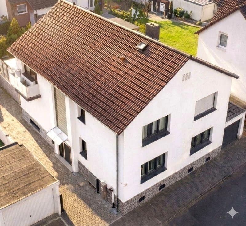Predaj domu 242 m², pozemok 451 m², Friedrichsdorf, Hesensko Predaj domu 242 m², pozemok 451 m², Friedrichsdorf, Hesensko
