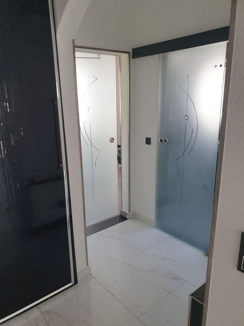 Predaj domu 242 m², pozemok 451 m², Friedrichsdorf, Hesensko Predaj domu 242 m², pozemok 451 m², Friedrichsdorf, Hesensko
