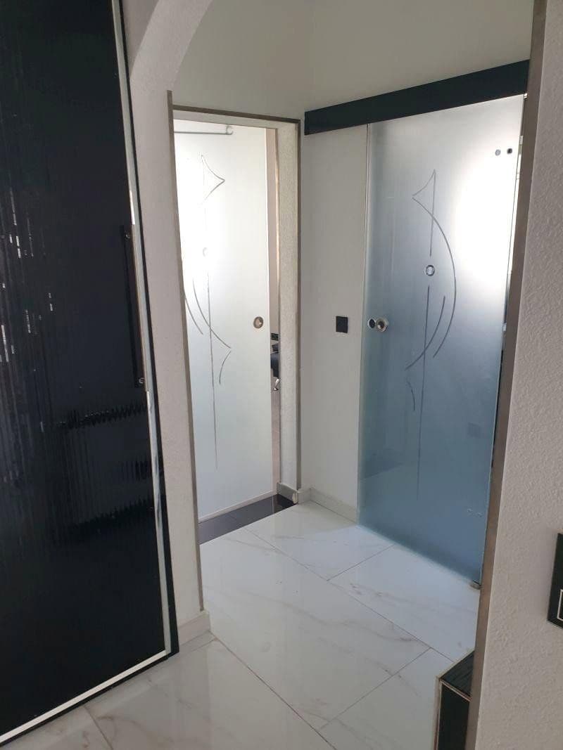 Predaj domu 242 m², pozemok 451 m², Friedrichsdorf, Hesensko Predaj domu 242 m², pozemok 451 m², Friedrichsdorf, Hesensko