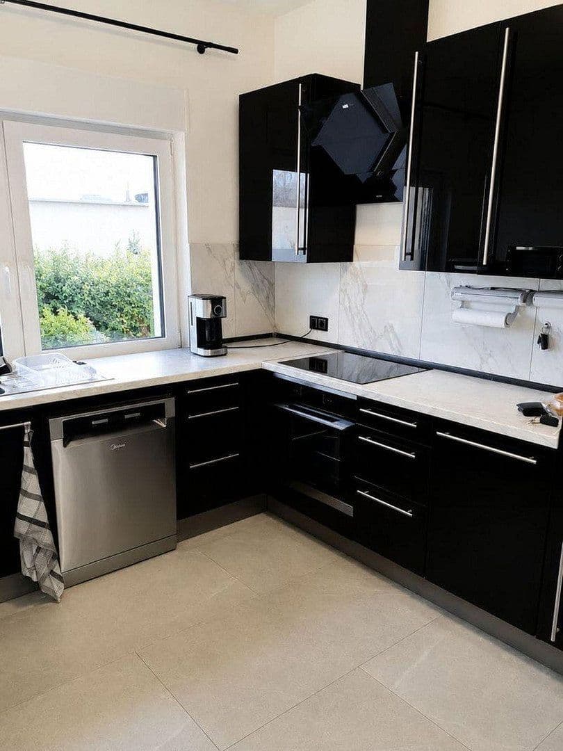 Predaj domu 242 m², pozemok 451 m², Friedrichsdorf, Hesensko Predaj domu 242 m², pozemok 451 m², Friedrichsdorf, Hesensko