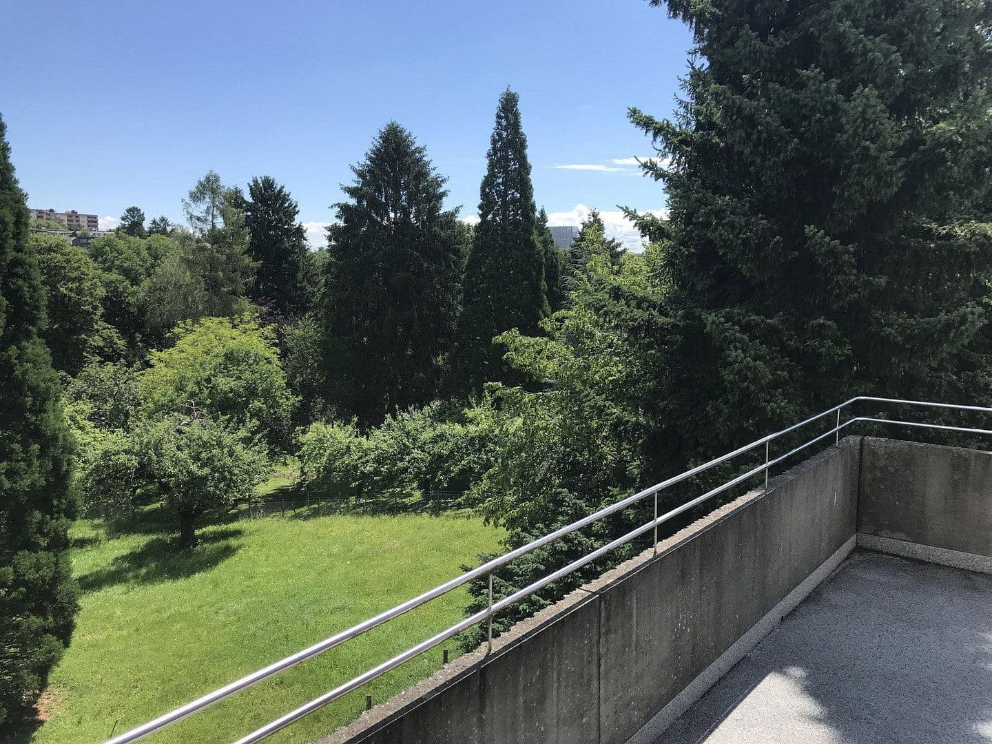 Prenájom bytu 3-izbový 100 m², Friedrichsberg 46, Stuttgart, Bádensko-Wurttembersko Prenájom bytu 3-izbový 100 m², Friedrichsberg 46, Stuttgart, Bádensko-Wurttembersko