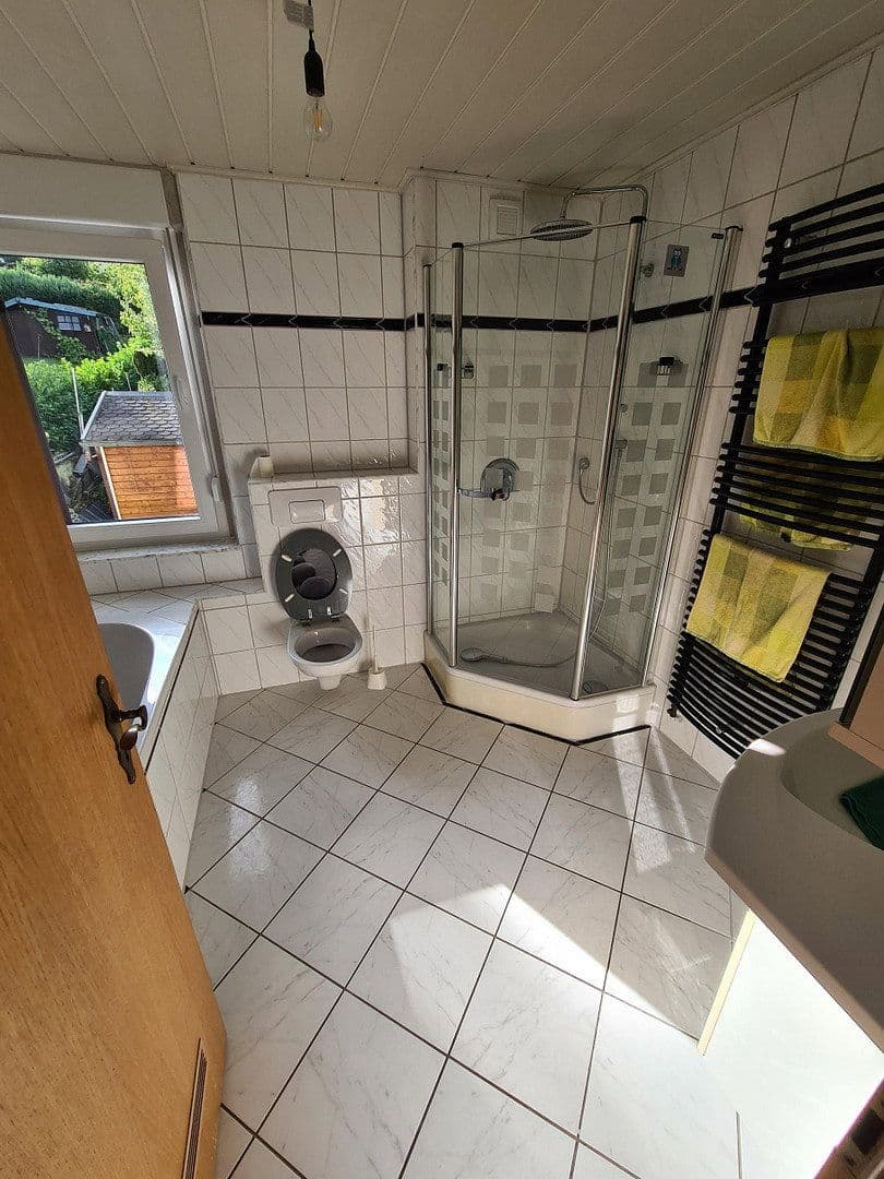 Prenájom domu 159 m², pozemok 575 m², Velbert, Severné Porýnie - Westfálsko Prenájom domu 159 m², pozemok 575 m², Velbert, Severné Porýnie - Westfálsko