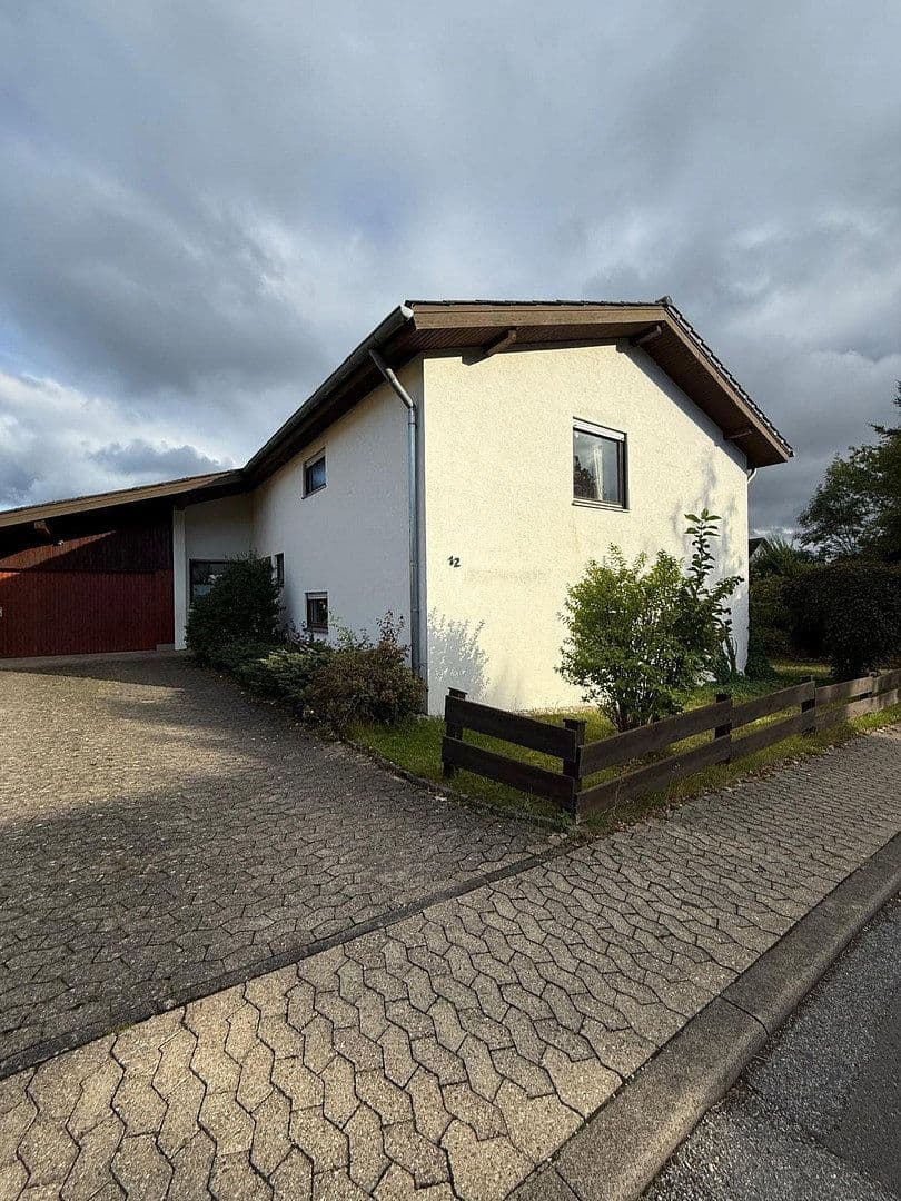 Predaj domu 190 m², pozemok 975 m², Simmern/Hunsrück, Porýnie-Falcko Predaj domu 190 m², pozemok 975 m², Simmern/Hunsrück, Porýnie-Falcko