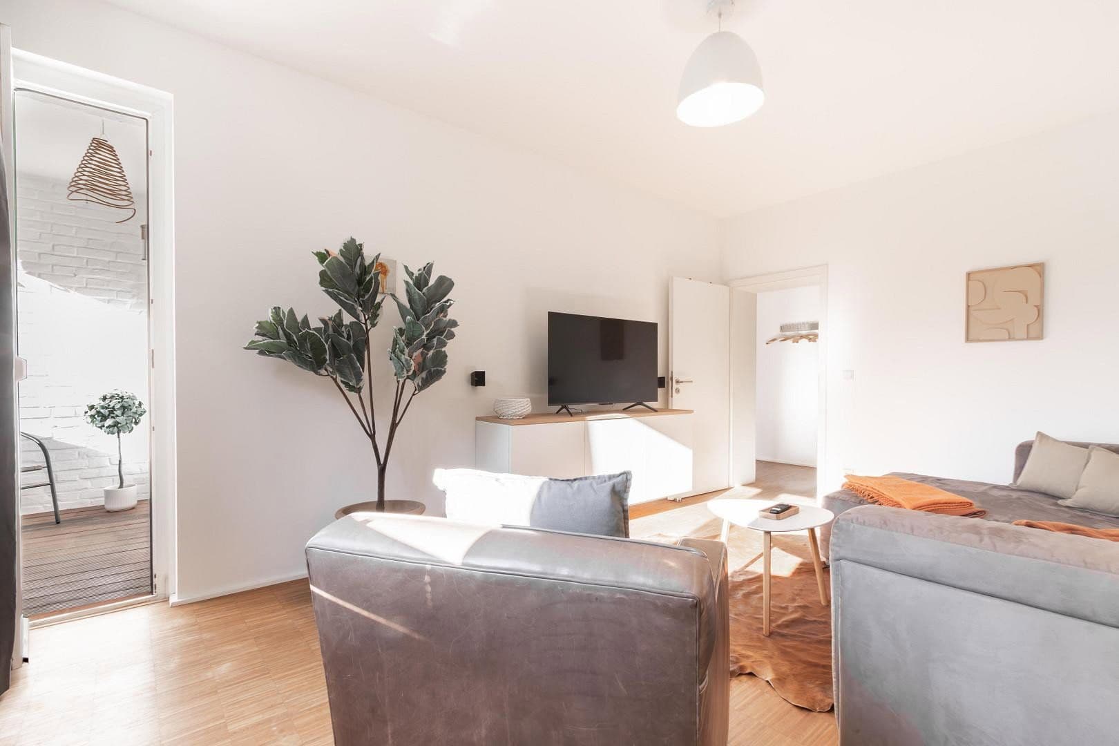 Prenájom bytu 2-izbový 51 m², Neckarstr. 22, Düsseldorf, Severné Porýnie - Westfálsko Prenájom bytu 2-izbový 51 m², Neckarstr. 22, Düsseldorf, Severné Porýnie - Westfálsko