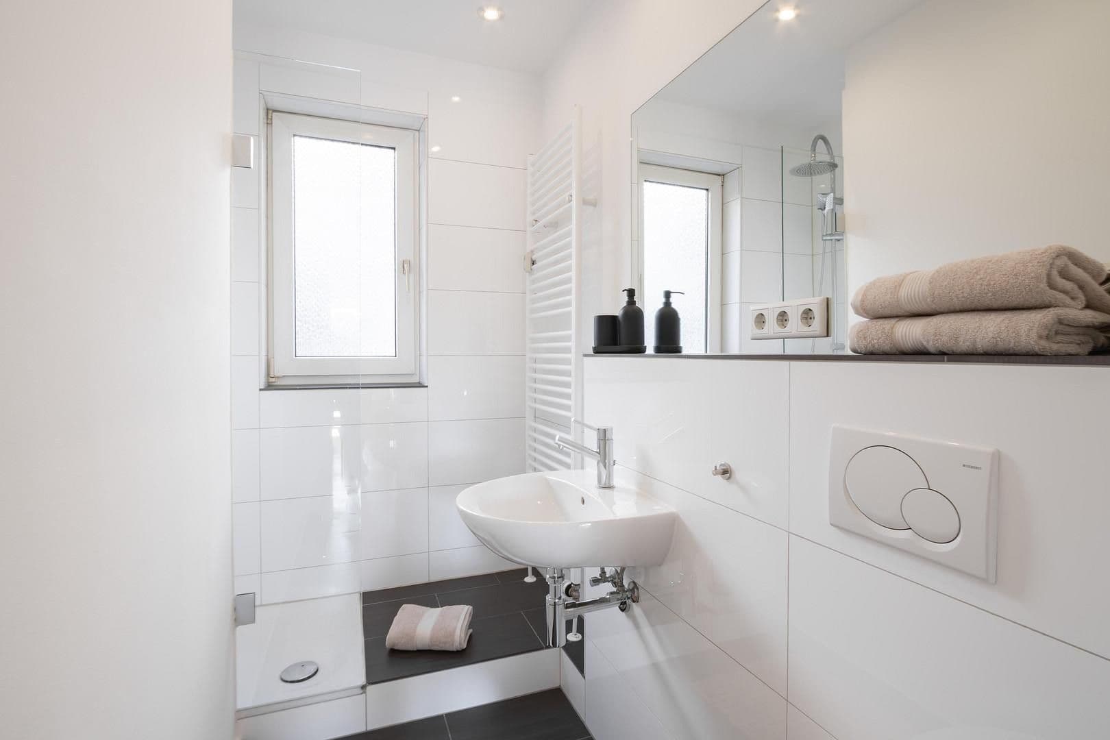 Prenájom bytu 2-izbový 51 m², Neckarstr. 22, Düsseldorf, Severné Porýnie - Westfálsko Prenájom bytu 2-izbový 51 m², Neckarstr. 22, Düsseldorf, Severné Porýnie - Westfálsko
