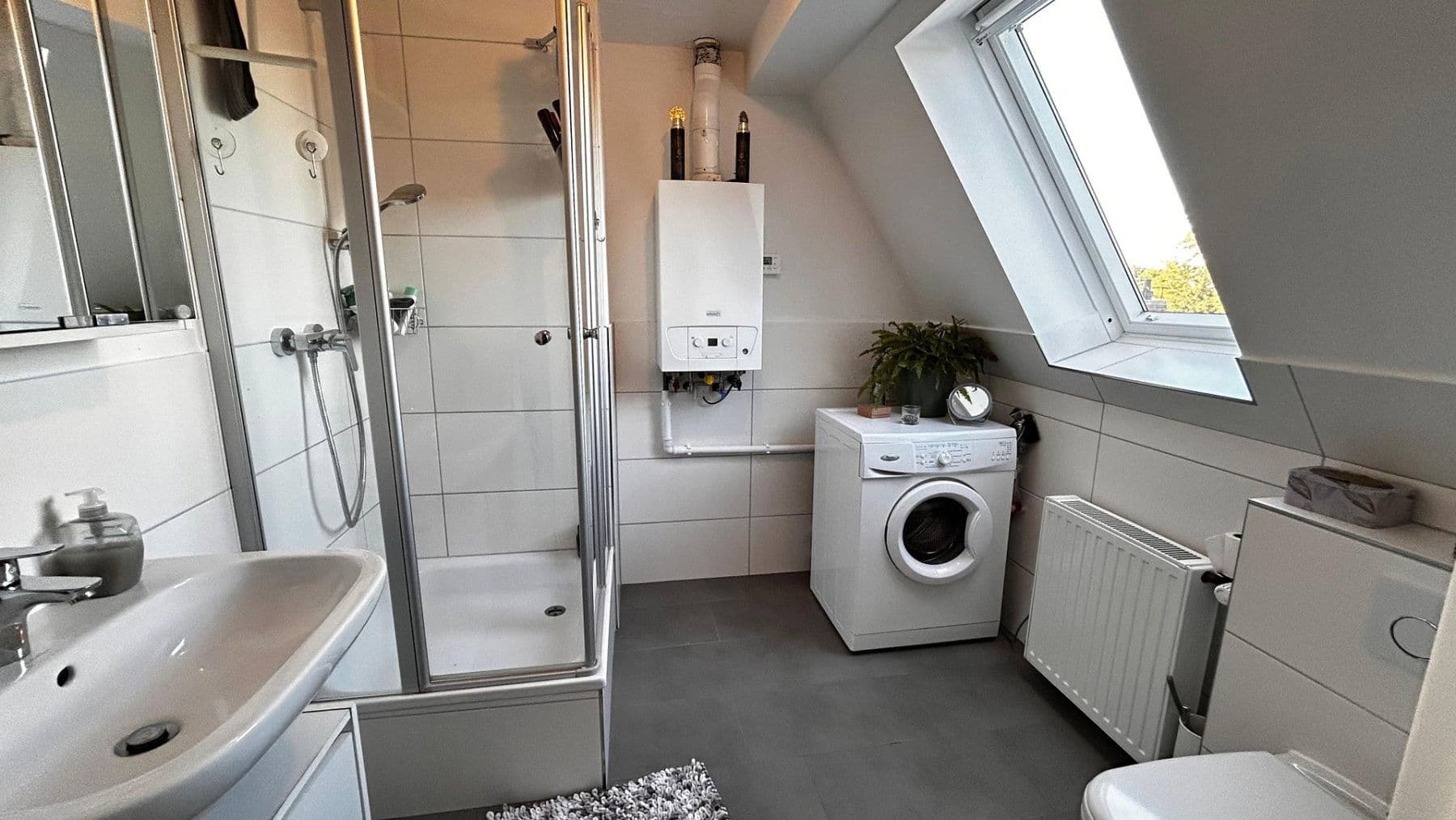Predaj domu 445 m², pozemok 272 m², Bahnhofstraße 72, Winsen (Luhe), Dolné Sasko Predaj domu 445 m², pozemok 272 m², Bahnhofstraße 72, Winsen (Luhe), Dolné Sasko