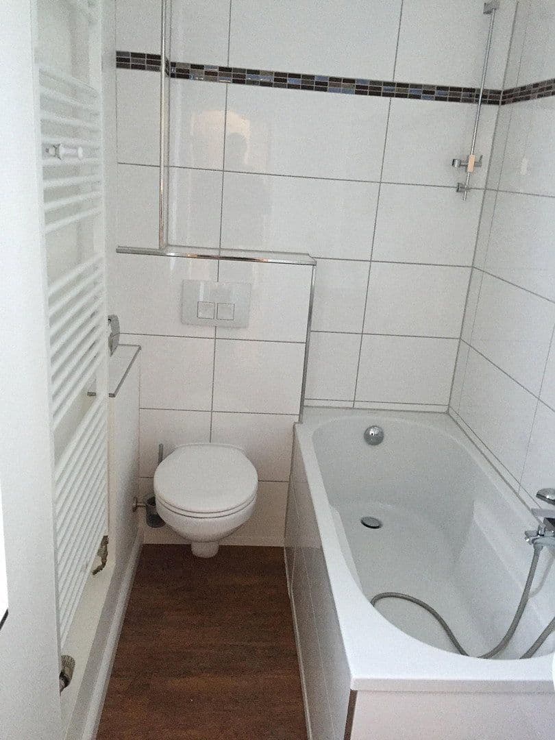 Predaj domu 445 m², pozemok 272 m², Bahnhofstraße 72, Winsen (Luhe), Dolné Sasko Predaj domu 445 m², pozemok 272 m², Bahnhofstraße 72, Winsen (Luhe), Dolné Sasko