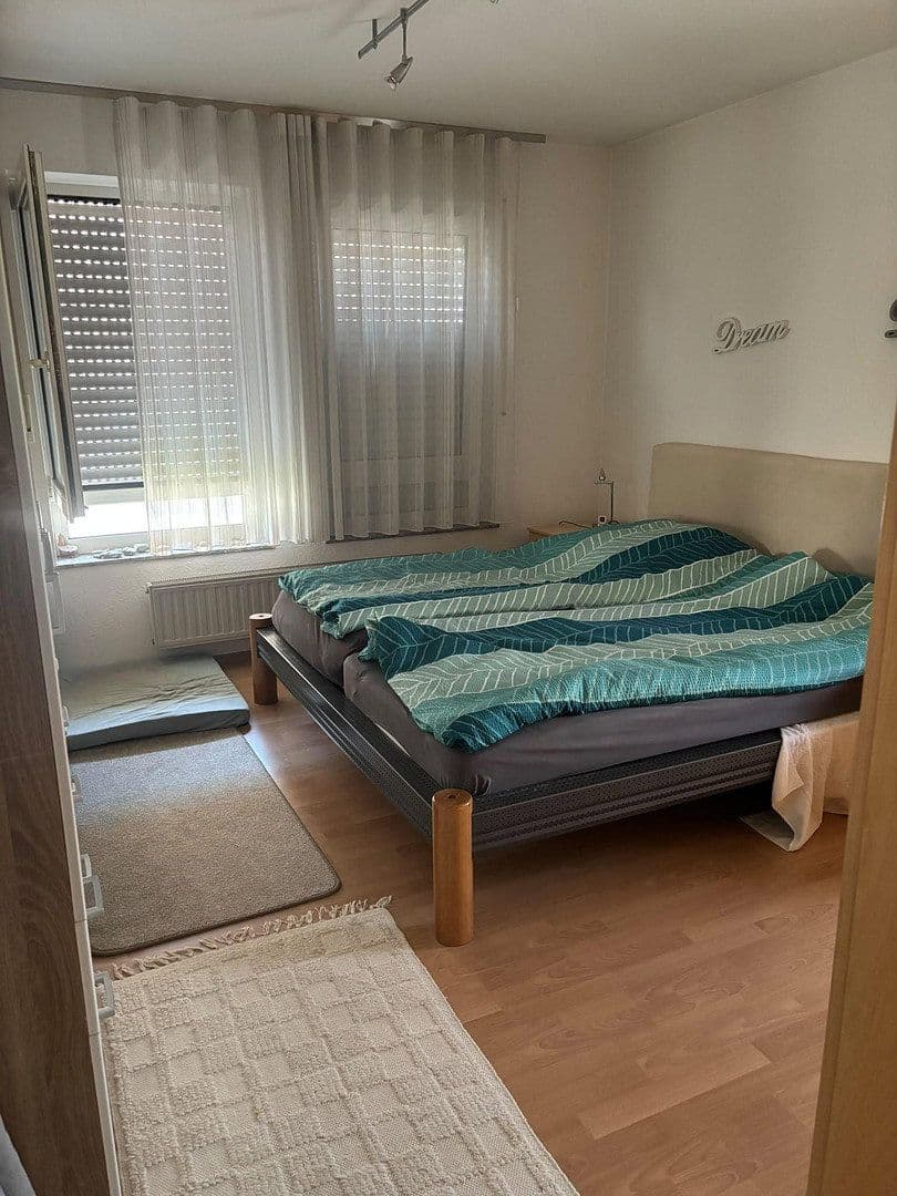 Prenájom bytu 3-izbový 96 m², Schulstraße 20a, Büttelborn, Hesensko Prenájom bytu 3-izbový 96 m², Schulstraße 20a, Büttelborn, Hesensko