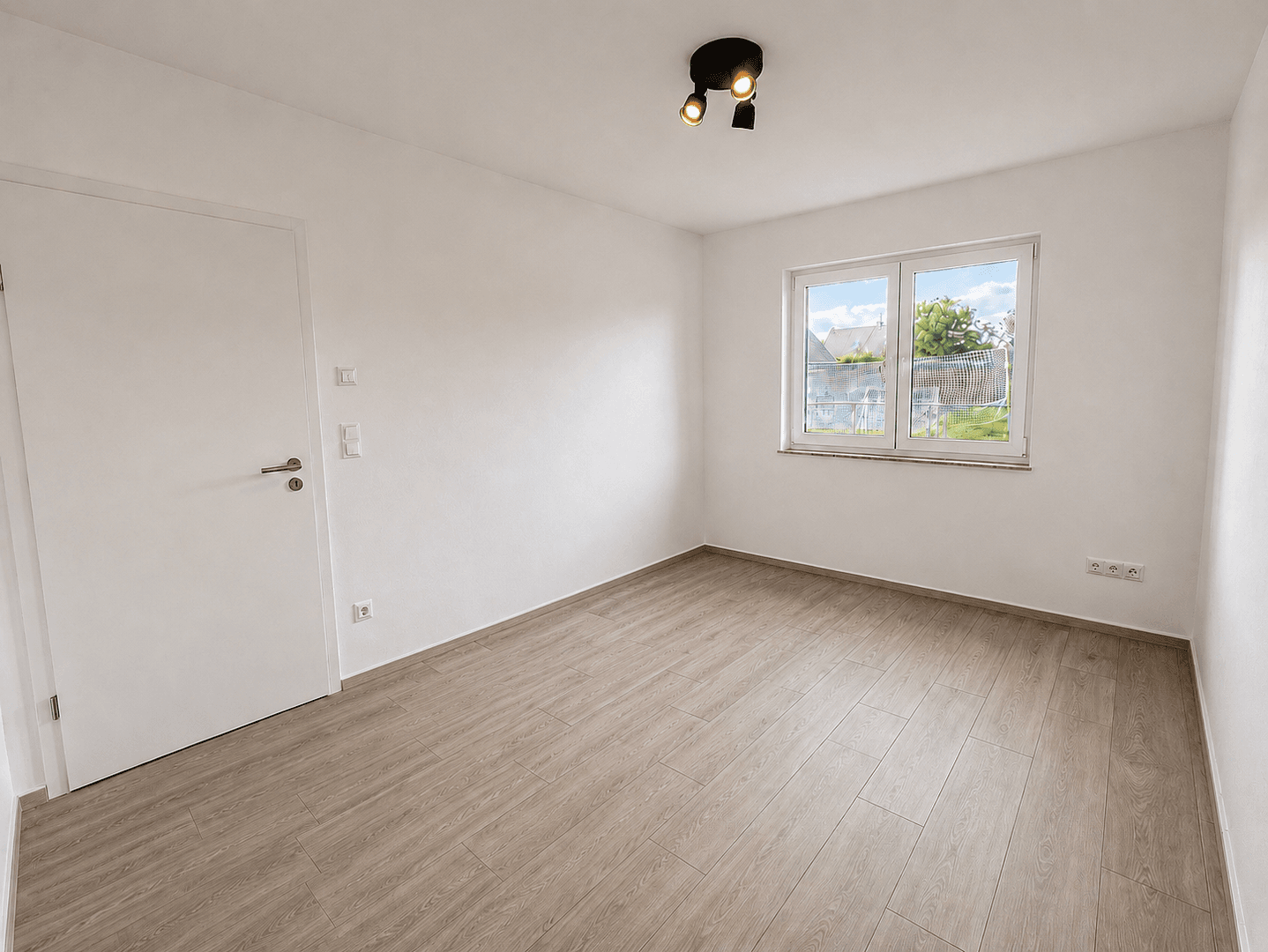 Predaj domu 153 m², pozemok 870 m², Dedelstorf, Dolné Sasko Predaj domu 153 m², pozemok 870 m², Dedelstorf, Dolné Sasko