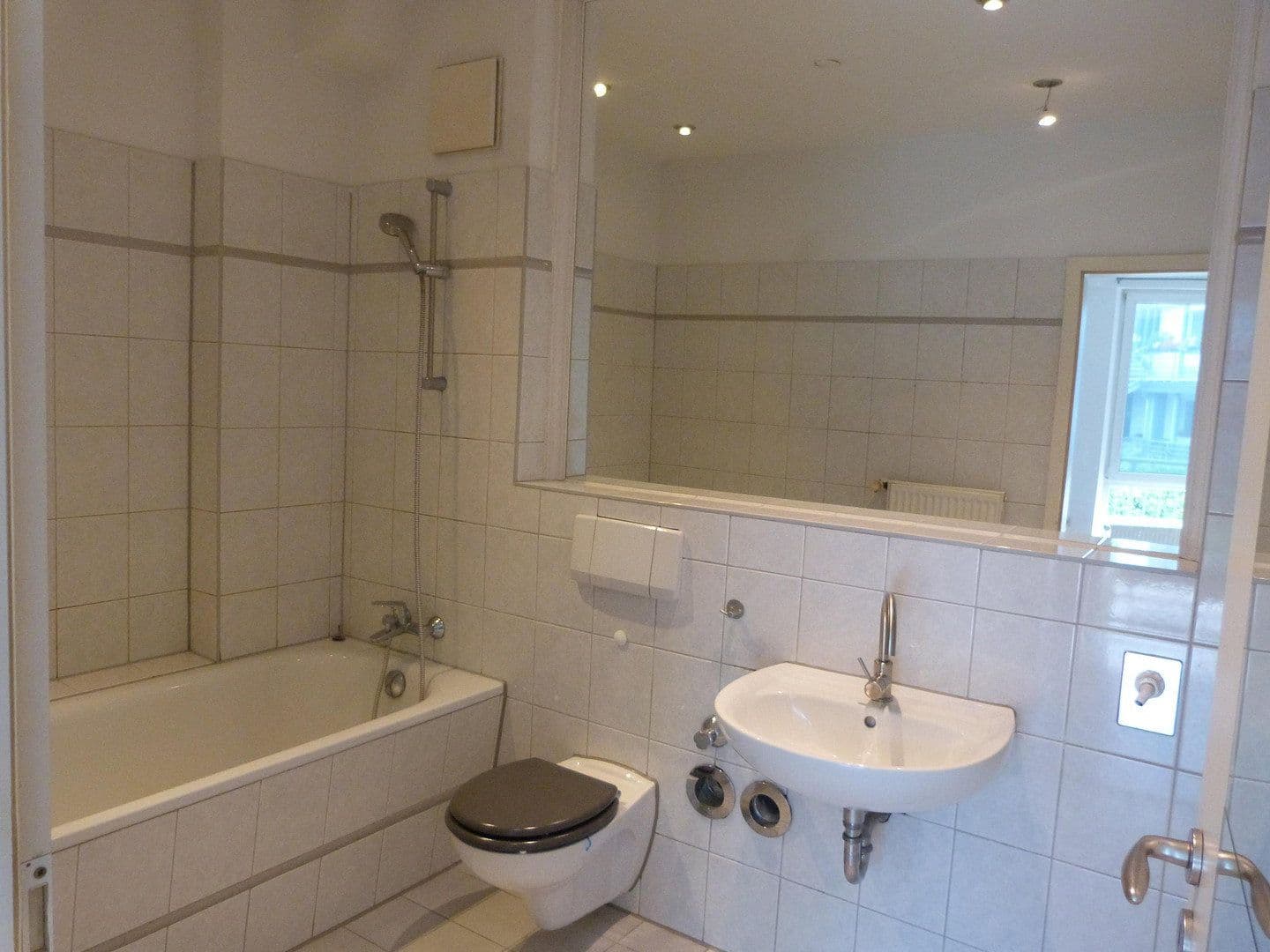 Predaj bytu 3-izbový 85 m², Jülicher Landtsrasse 144a, Neuss, Severné Porýnie - Westfálsko Predaj bytu 3-izbový 85 m², Jülicher Landtsrasse 144a, Neuss, Severné Porýnie - Westfálsko