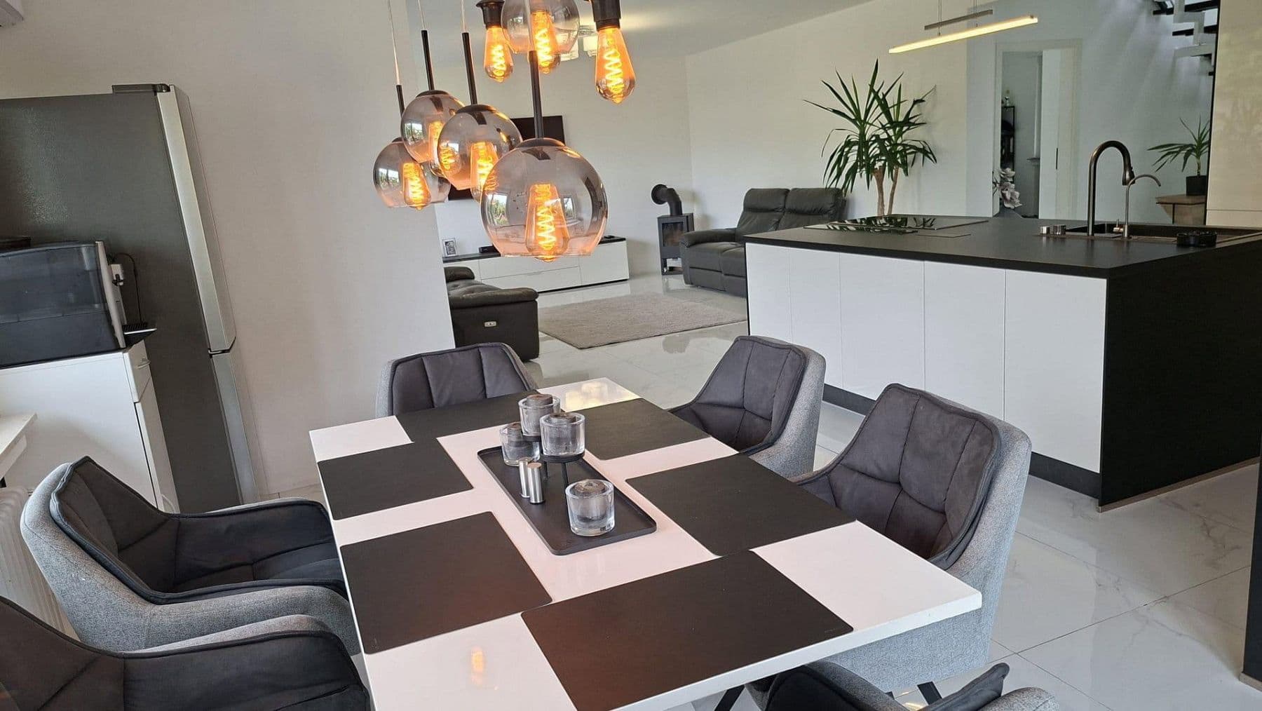 Predaj domu 250 m², pozemok 1.345 m², Birresdorfer Str 73, Remagen, Porýnie-Falcko Predaj domu 250 m², pozemok 1.345 m², Birresdorfer Str 73, Remagen, Porýnie-Falcko