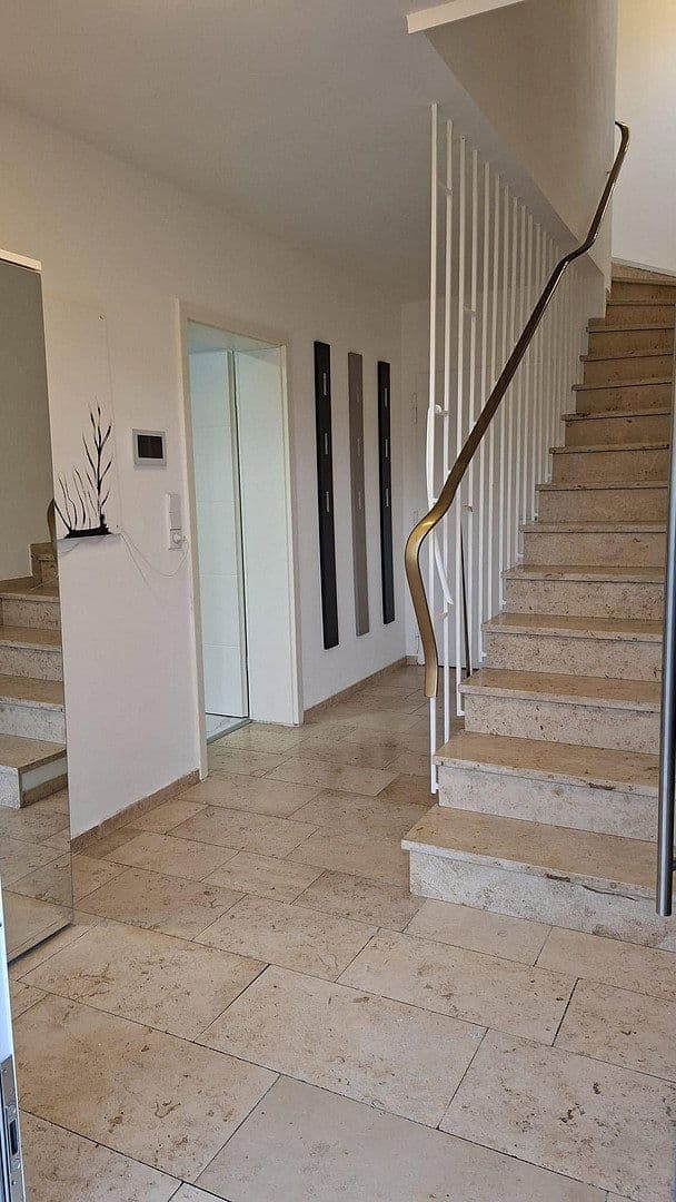 Predaj domu 250 m², pozemok 1.345 m², Birresdorfer Str 73, Remagen, Porýnie-Falcko Predaj domu 250 m², pozemok 1.345 m², Birresdorfer Str 73, Remagen, Porýnie-Falcko