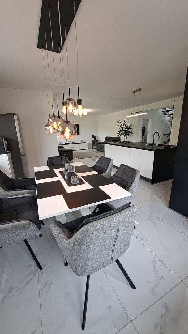 Predaj domu 250 m², pozemok 1.345 m², Birresdorfer Str 73, Remagen, Porýnie-Falcko Predaj domu 250 m², pozemok 1.345 m², Birresdorfer Str 73, Remagen, Porýnie-Falcko