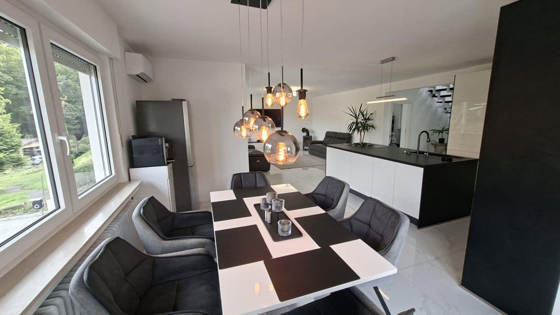Predaj domu 250 m², pozemok 1.345 m², Birresdorfer Str 73, Remagen, Porýnie-Falcko Predaj domu 250 m², pozemok 1.345 m², Birresdorfer Str 73, Remagen, Porýnie-Falcko