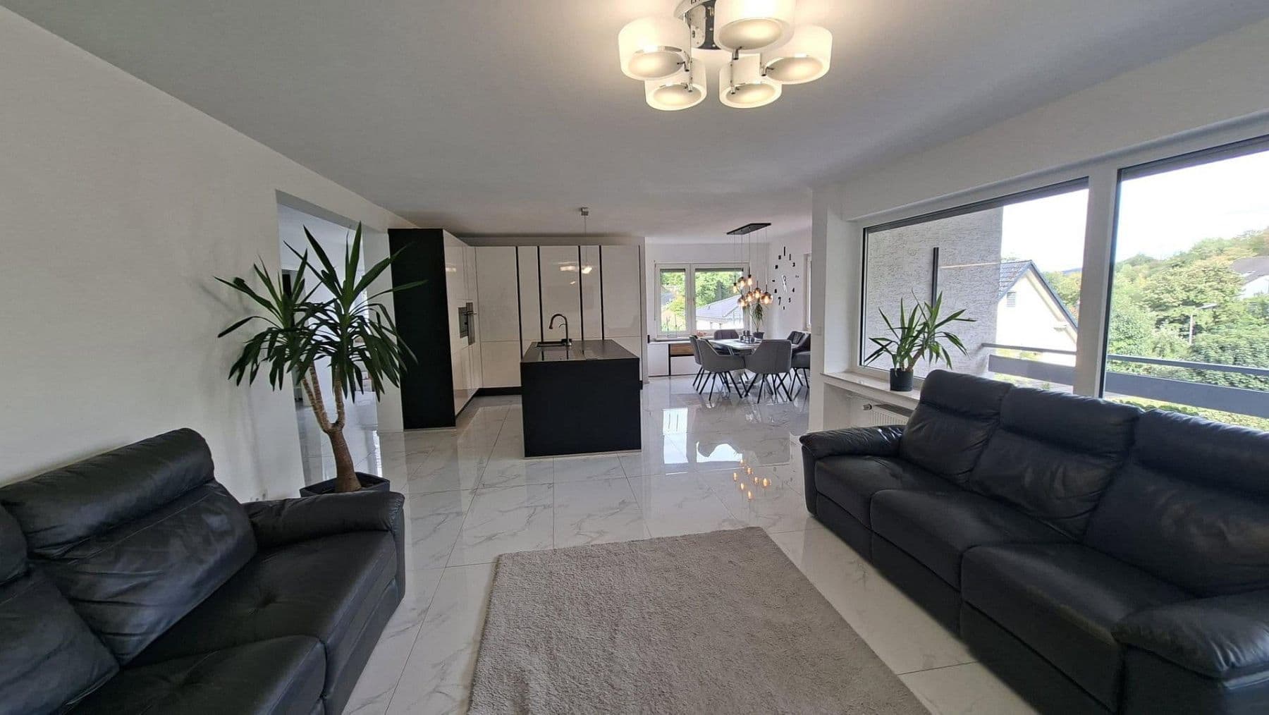 Predaj domu 250 m², pozemok 1.345 m², Birresdorfer Str 73, Remagen, Porýnie-Falcko Predaj domu 250 m², pozemok 1.345 m², Birresdorfer Str 73, Remagen, Porýnie-Falcko