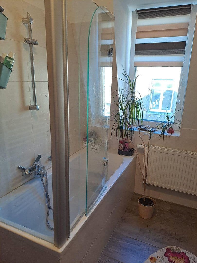 Prenájom bytu 6-izbový 145 m², Paul-Seydel-Str. 20, Limbach-Oberfrohna, Sasko Prenájom bytu 6-izbový 145 m², Paul-Seydel-Str. 20, Limbach-Oberfrohna, Sasko