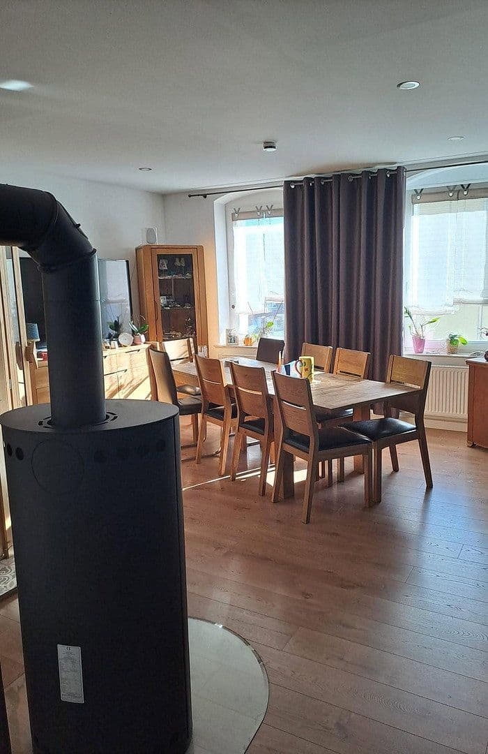 Prenájom bytu 6-izbový 145 m², Paul-Seydel-Str. 20, Limbach-Oberfrohna, Sasko Prenájom bytu 6-izbový 145 m², Paul-Seydel-Str. 20, Limbach-Oberfrohna, Sasko