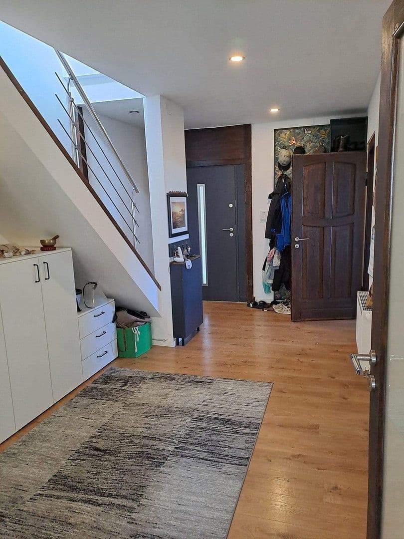 Prenájom bytu 6-izbový 145 m², Paul-Seydel-Str. 20, Limbach-Oberfrohna, Sasko Prenájom bytu 6-izbový 145 m², Paul-Seydel-Str. 20, Limbach-Oberfrohna, Sasko