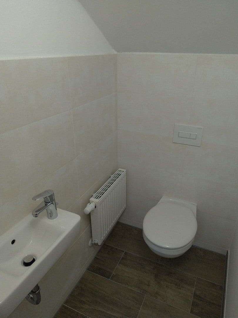 Prenájom bytu 6-izbový 145 m², Paul-Seydel-Str. 20, Limbach-Oberfrohna, Sasko Prenájom bytu 6-izbový 145 m², Paul-Seydel-Str. 20, Limbach-Oberfrohna, Sasko