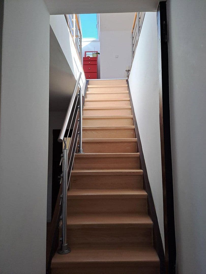 Prenájom bytu 6-izbový 145 m², Paul-Seydel-Str. 20, Limbach-Oberfrohna, Sasko Prenájom bytu 6-izbový 145 m², Paul-Seydel-Str. 20, Limbach-Oberfrohna, Sasko