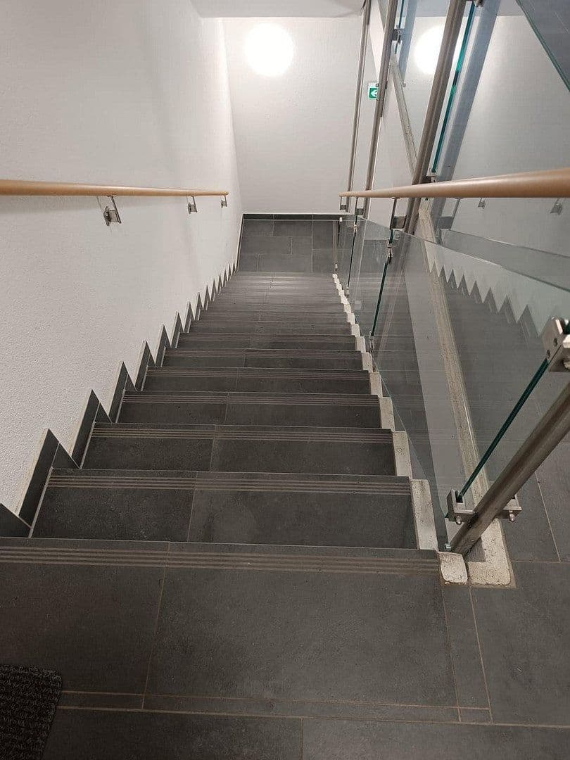 Prenájom bytu 3-izbový 58 m², Ohlstadter Str. 23, München, Bavorsko Prenájom bytu 3-izbový 58 m², Ohlstadter Str. 23, München, Bavorsko