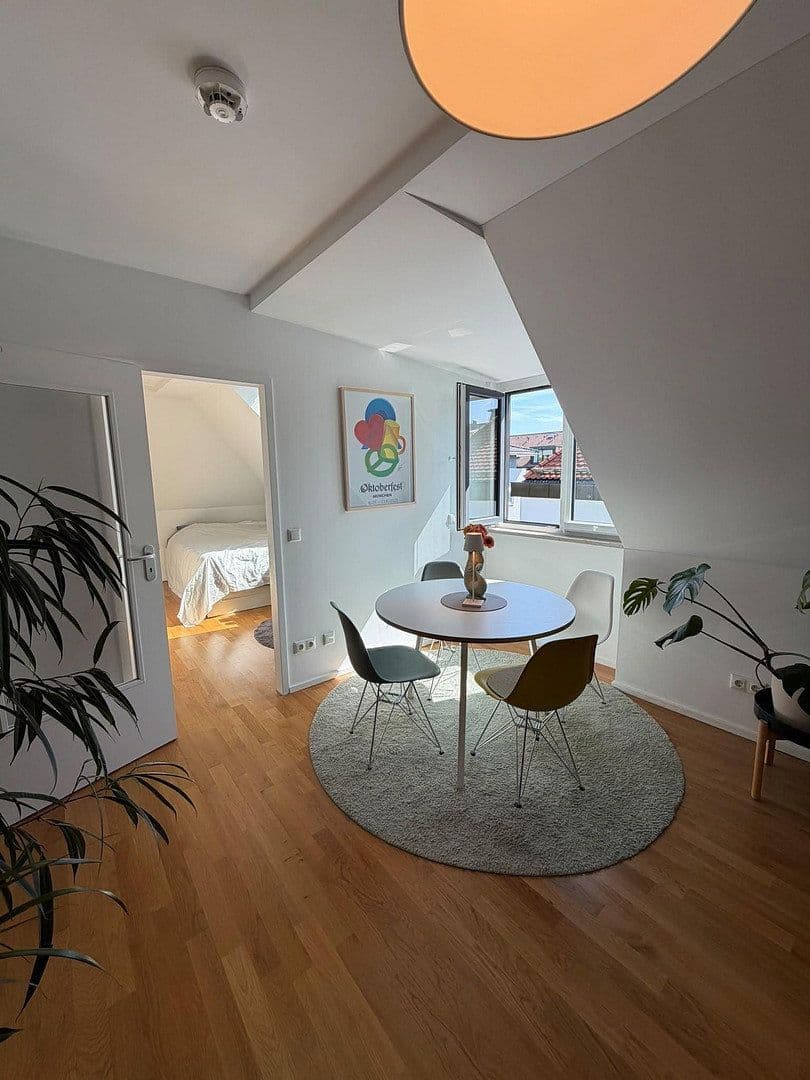Prenájom bytu 3-izbový 58 m², Ohlstadter Str. 23, München, Bavorsko Prenájom bytu 3-izbový 58 m², Ohlstadter Str. 23, München, Bavorsko