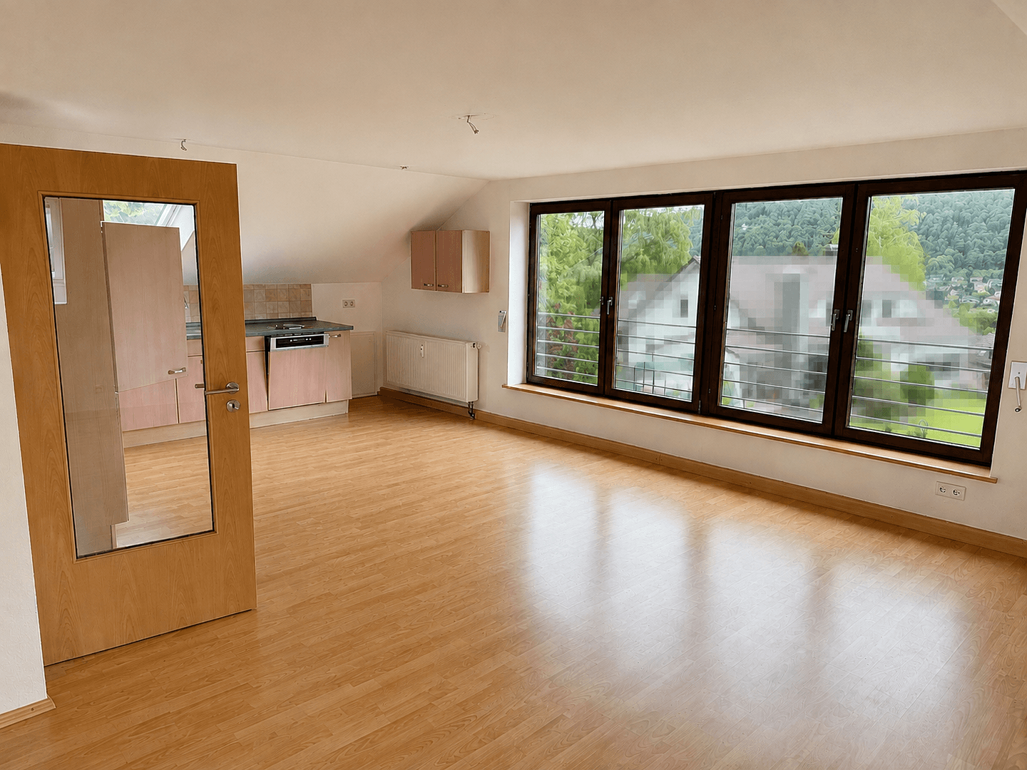 Prenájom bytu 3-izbový 101 m², Albstadt, Bádensko-Wurttembersko Prenájom bytu 3-izbový 101 m², Albstadt, Bádensko-Wurttembersko