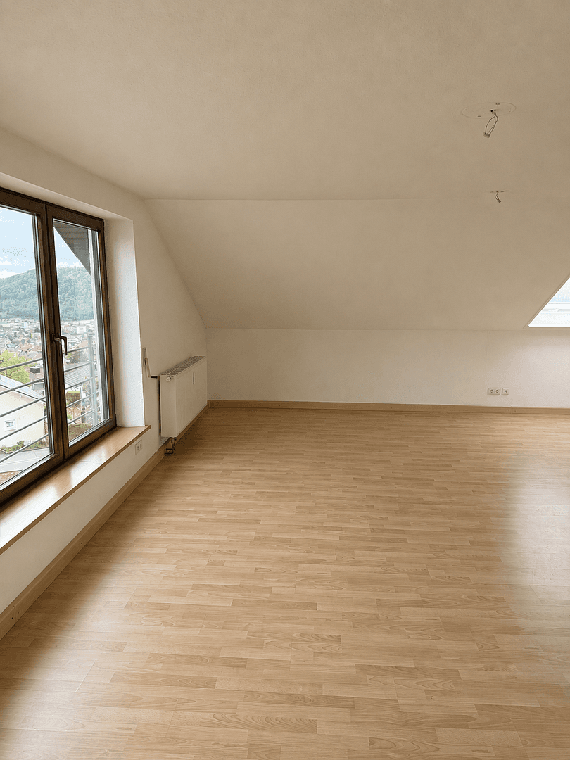 Prenájom bytu 3-izbový 101 m², Albstadt, Bádensko-Wurttembersko Prenájom bytu 3-izbový 101 m², Albstadt, Bádensko-Wurttembersko