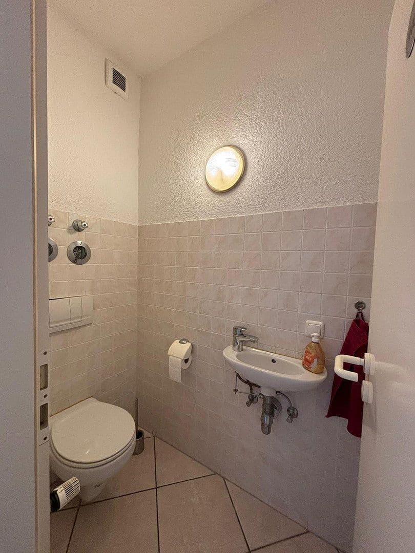 Predaj domu 260 m², pozemok 453 m², Groß-Gerau, Hesensko Predaj domu 260 m², pozemok 453 m², Groß-Gerau, Hesensko
