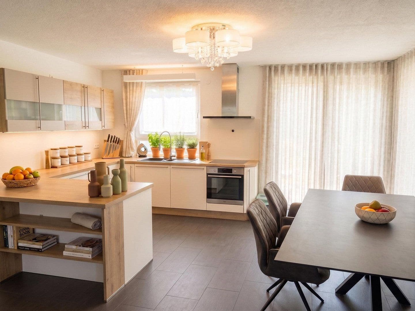 Predaj domu 190 m², pozemok 217 m², Heilbronn, Bádensko-Wurttembersko Predaj domu 190 m², pozemok 217 m², Heilbronn, Bádensko-Wurttembersko