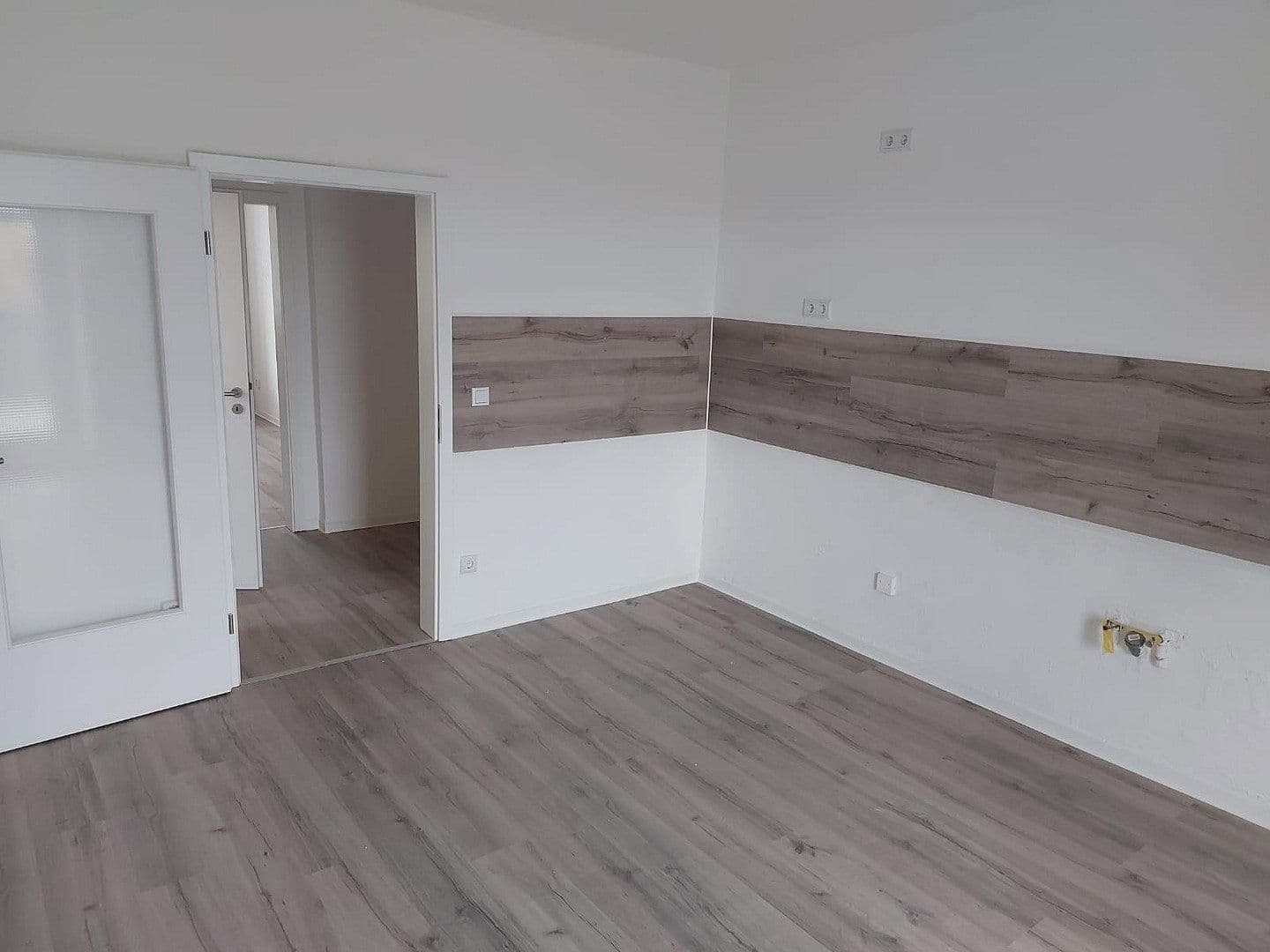 Prenájom bytu 4-izbový 123 m², Flurstraße 2b, Zwickau, Sasko Prenájom bytu 4-izbový 123 m², Flurstraße 2b, Zwickau, Sasko