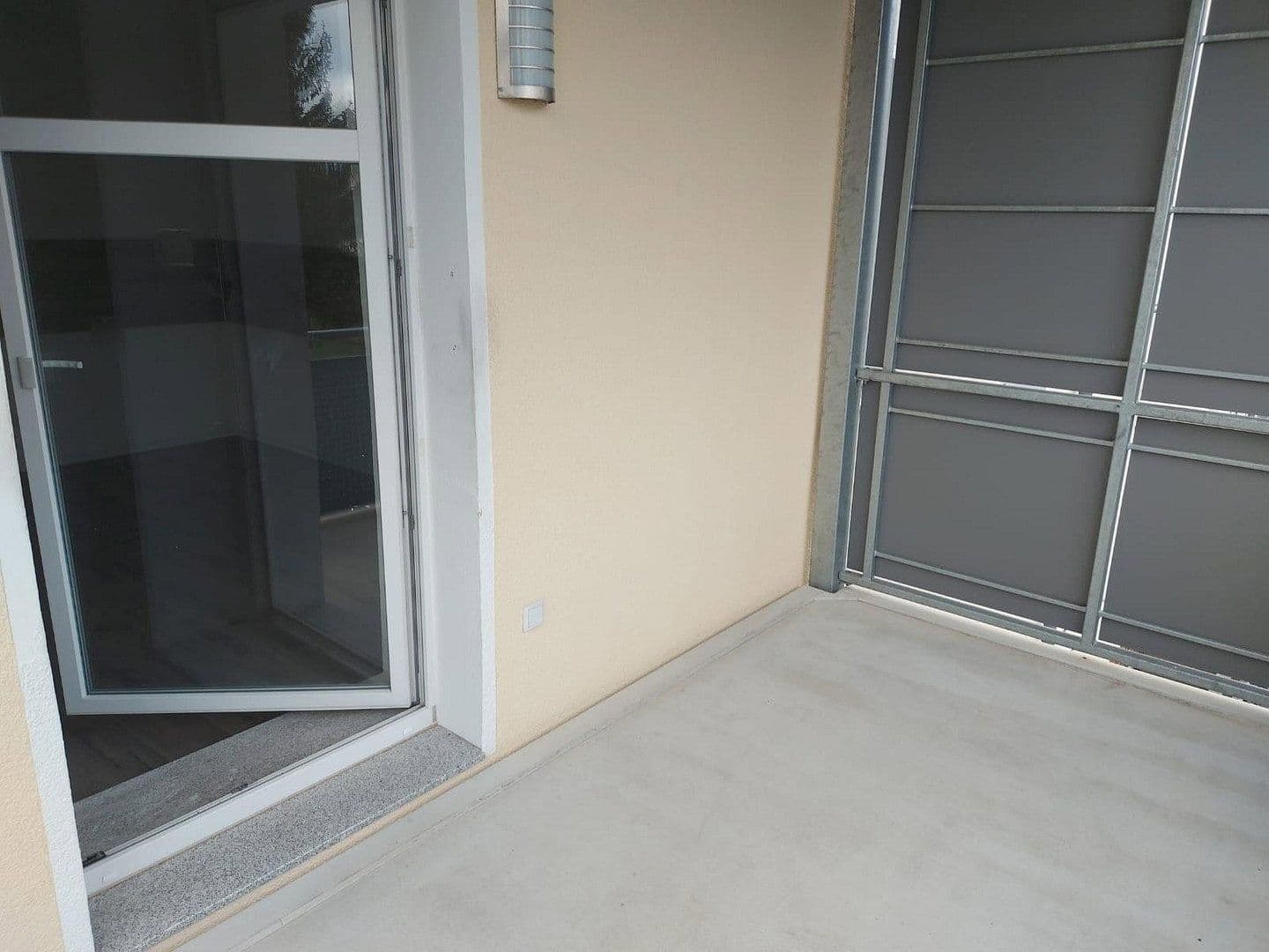 Prenájom bytu 4-izbový 123 m², Flurstraße 2b, Zwickau, Sasko Prenájom bytu 4-izbový 123 m², Flurstraße 2b, Zwickau, Sasko
