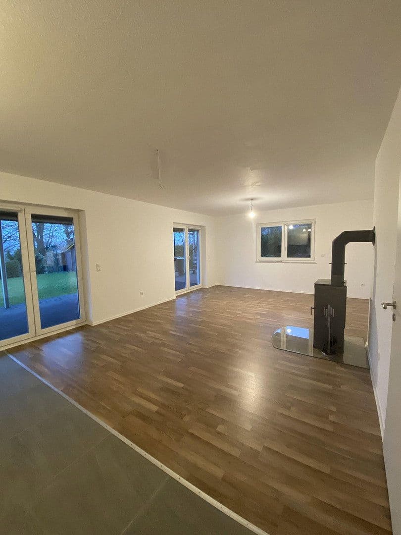 Prenájom bytu 3-izbový 91 m², Königsberger Str. 29, Wipperfürth, Severné Porýnie - Westfálsko Prenájom bytu 3-izbový 91 m², Königsberger Str. 29, Wipperfürth, Severné Porýnie - Westfálsko