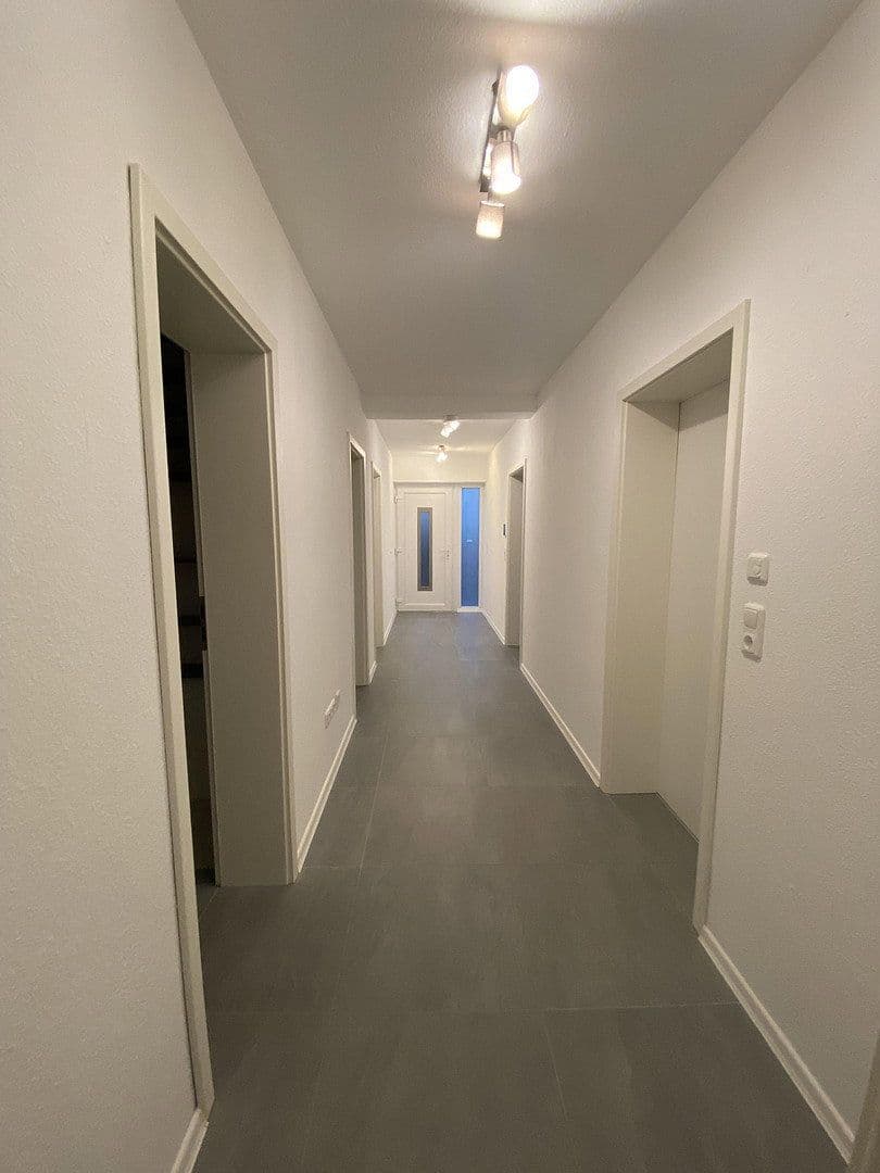 Prenájom bytu 3-izbový 91 m², Königsberger Str. 29, Wipperfürth, Severné Porýnie - Westfálsko Prenájom bytu 3-izbový 91 m², Königsberger Str. 29, Wipperfürth, Severné Porýnie - Westfálsko