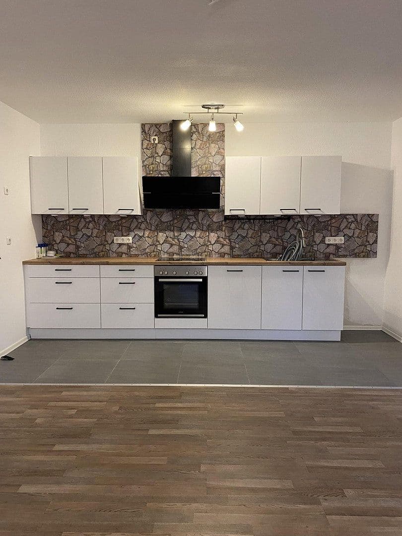 Prenájom bytu 3-izbový 91 m², Königsberger Str. 29, Wipperfürth, Severné Porýnie - Westfálsko Prenájom bytu 3-izbový 91 m², Königsberger Str. 29, Wipperfürth, Severné Porýnie - Westfálsko