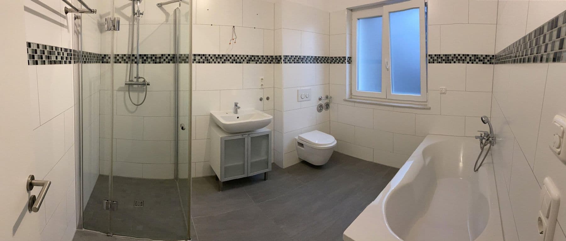Prenájom bytu 3-izbový 91 m², Königsberger Str. 29, Wipperfürth, Severné Porýnie - Westfálsko Prenájom bytu 3-izbový 91 m², Königsberger Str. 29, Wipperfürth, Severné Porýnie - Westfálsko