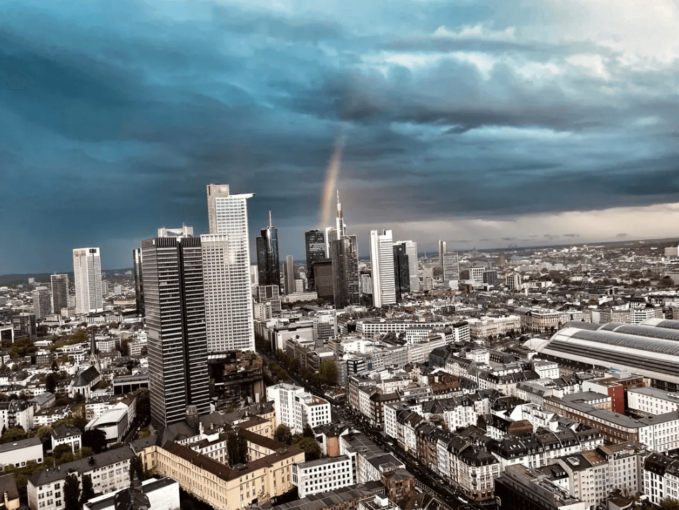 Prenájom bytu 4-izbový 112 m², Frankfurt, Hesensko Prenájom bytu 4-izbový 112 m², Frankfurt, Hesensko