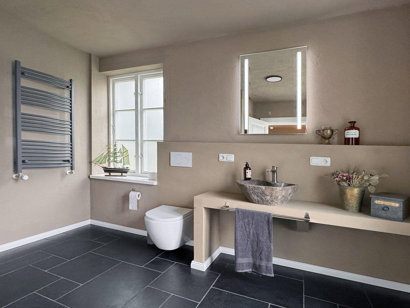 Predaj domu 180 m², pozemok 970 m², Balje, Dolné Sasko Predaj domu 180 m², pozemok 970 m², Balje, Dolné Sasko