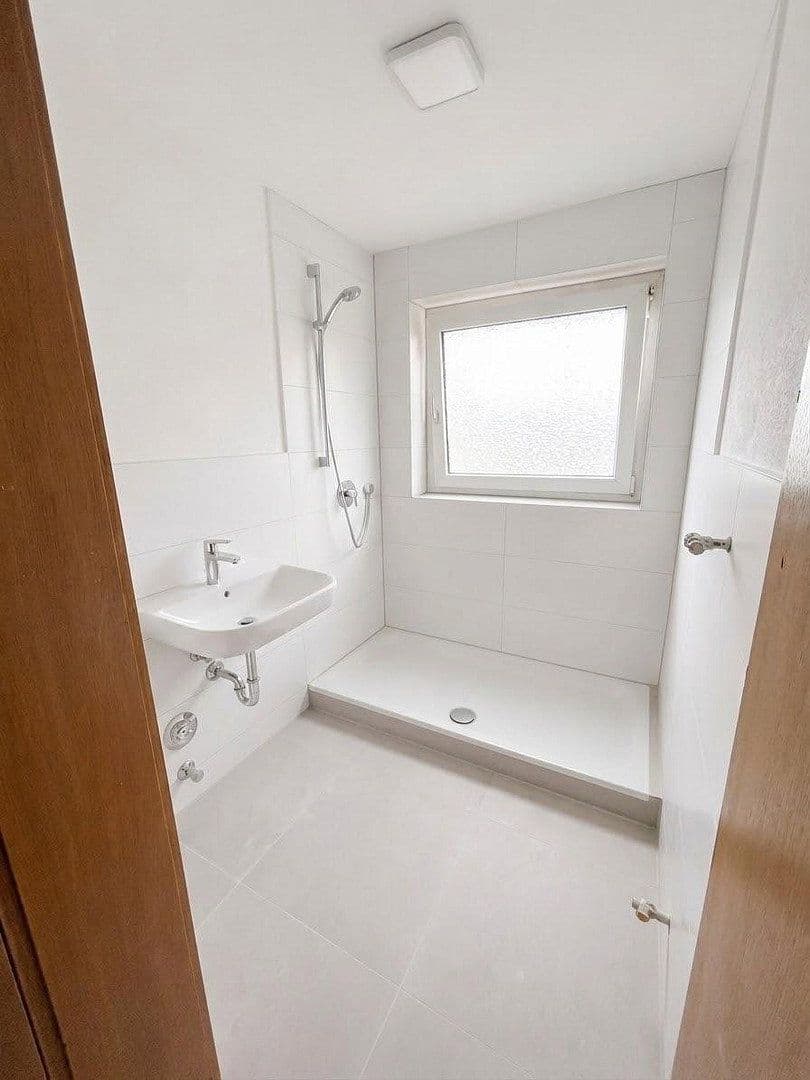 Prenájom bytu 3-izbový 68 m², Ludwigsburg, Bádensko-Wurttembersko Prenájom bytu 3-izbový 68 m², Ludwigsburg, Bádensko-Wurttembersko