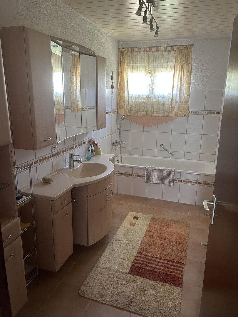 Predaj domu 145 m², pozemok 704 m², Schlat, Bádensko-Wurttembersko Predaj domu 145 m², pozemok 704 m², Schlat, Bádensko-Wurttembersko