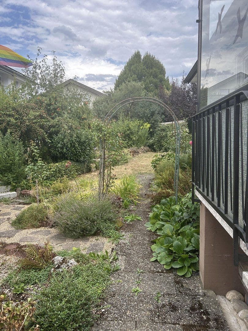 Predaj domu 145 m², pozemok 704 m², Schlat, Bádensko-Wurttembersko Predaj domu 145 m², pozemok 704 m², Schlat, Bádensko-Wurttembersko
